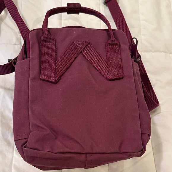 Fjallraven Kånken Mini Backpack in Plum Purple (Dark Purple/Violet) - Picture 7 of 7
